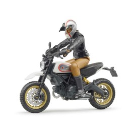 Μηχανή Ducati off road με αναβάτη